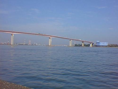 海と大橋